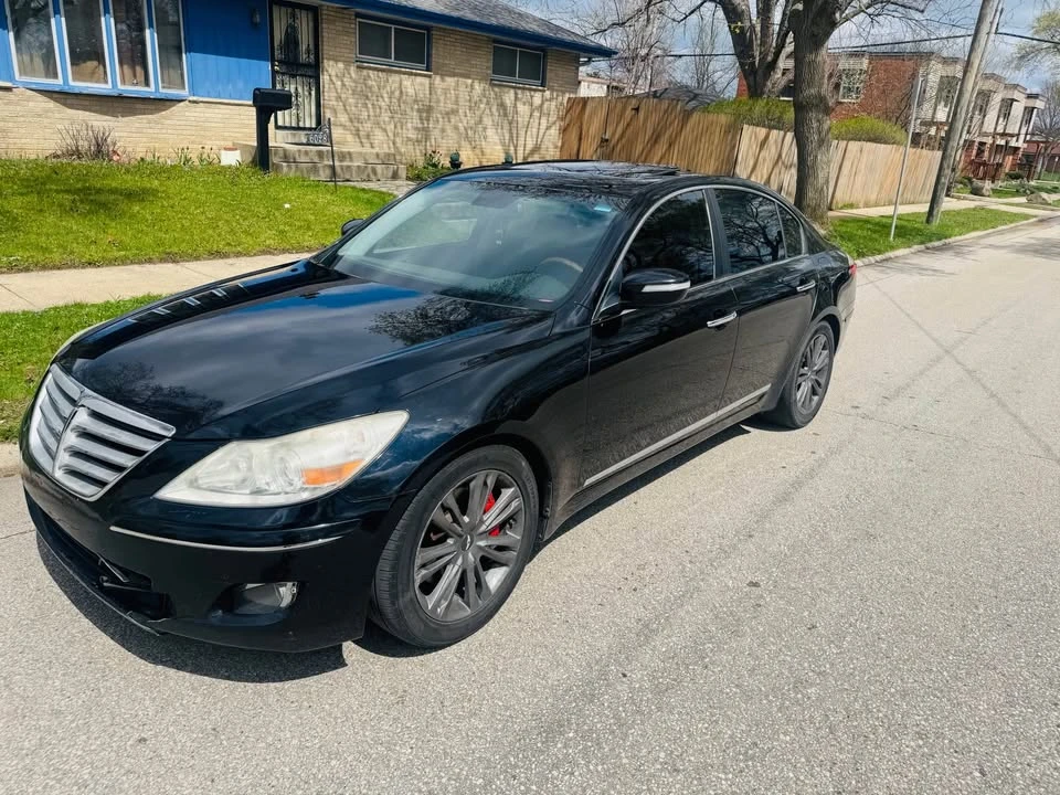 2011 Hyundai Genesis - Image 5 of 8