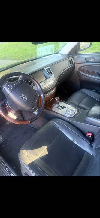 2011 Hyundai Genesis - Image 3 of 5
