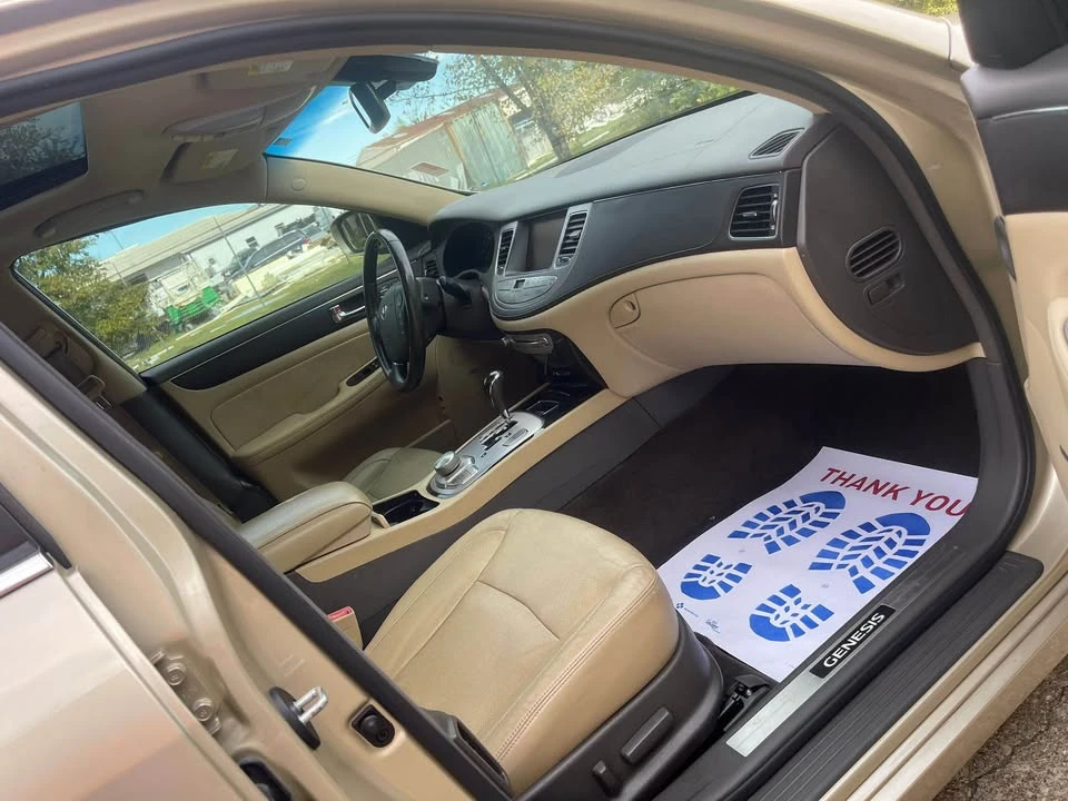 2011 Hyundai Genesis - Image 12 of 16