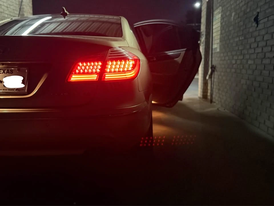 2011 Hyundai Genesis - Image 14 of 20