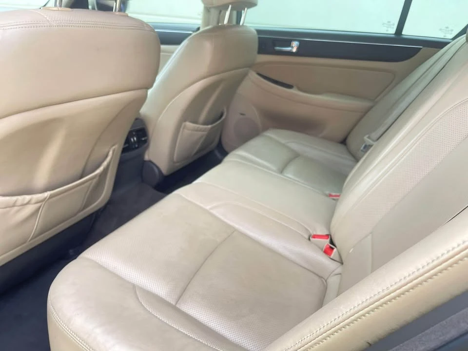 2011 Hyundai Genesis - Image 7 of 18