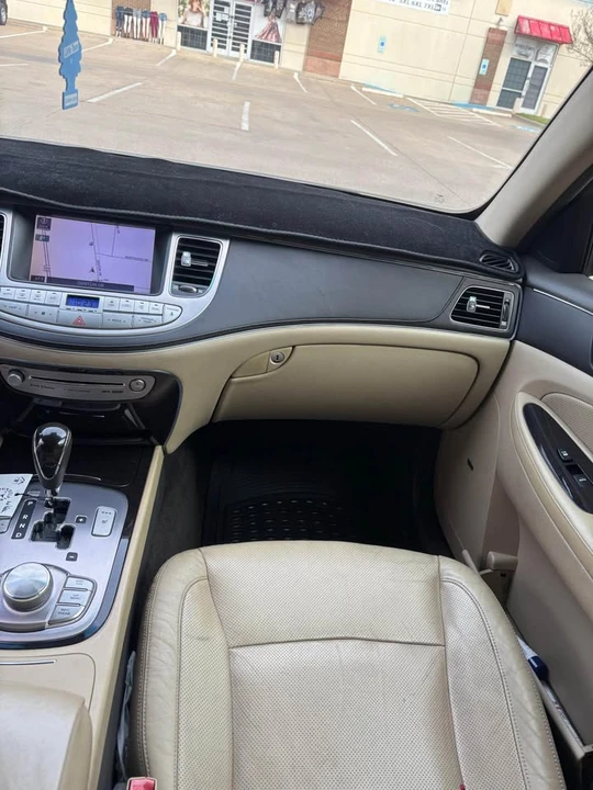 2011 Hyundai Genesis - Image 13 of 15