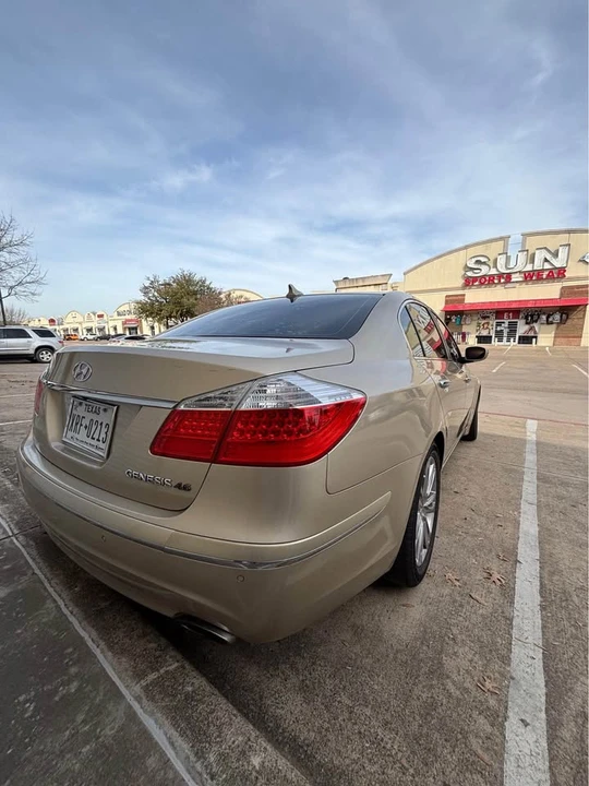 2011 Hyundai Genesis - Image 3 of 15