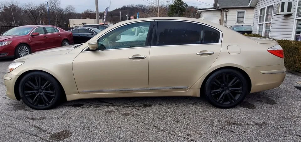 2011 Hyundai Genesis - Image 7 of 19
