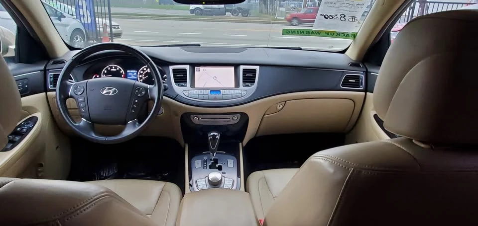 2011 Hyundai Genesis - Image 13 of 19