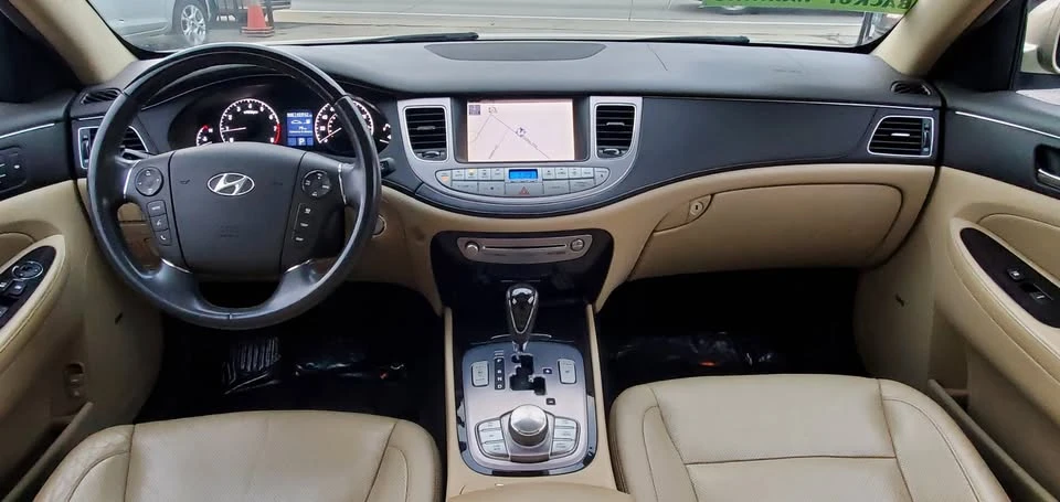 2011 Hyundai Genesis - Image 14 of 19