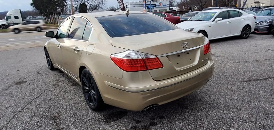 2011 Hyundai Genesis - Image 6 of 19