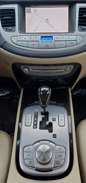 2011 Hyundai Genesis - Image 16 of 19