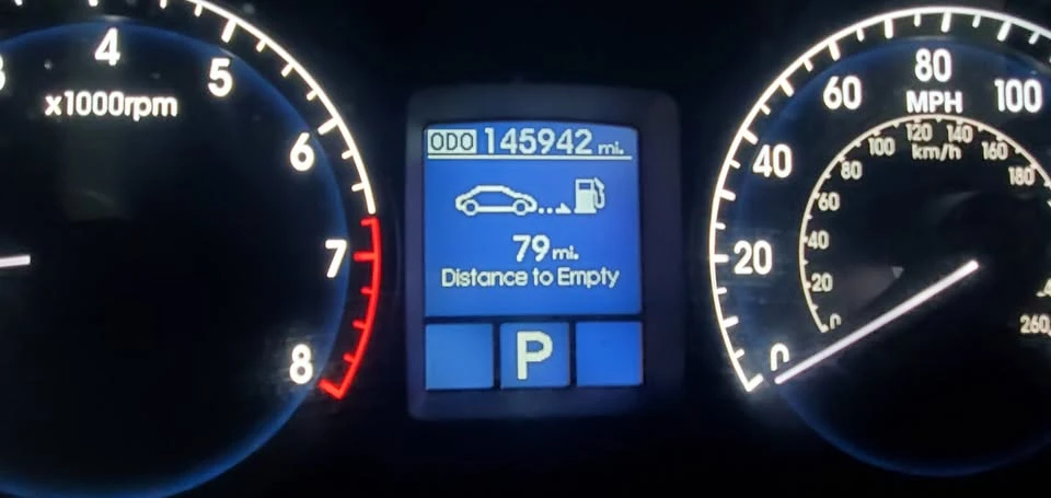 2011 Hyundai Genesis - Image 11 of 19