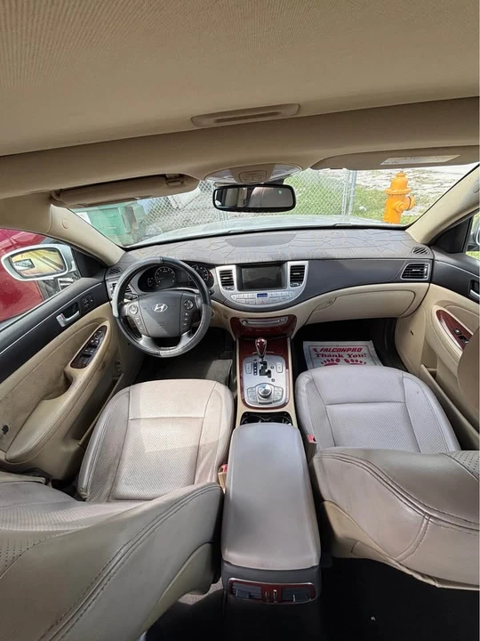 2011 Hyundai Genesis - Image 6 of 12