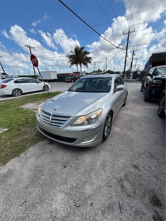 2011 Hyundai Genesis - Image 2 of 12