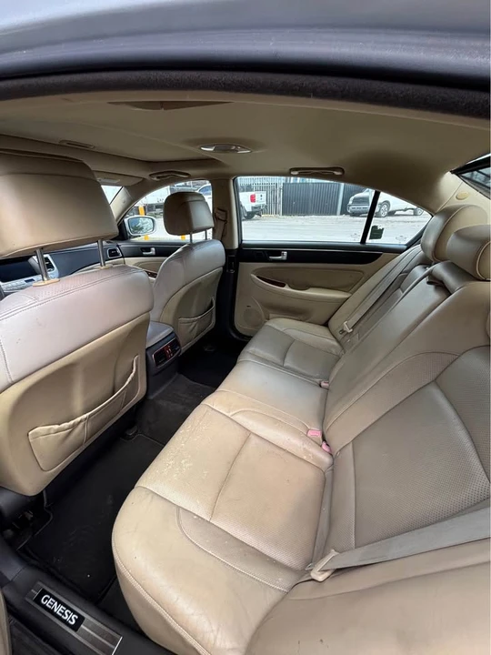 2011 Hyundai Genesis - Image 8 of 12
