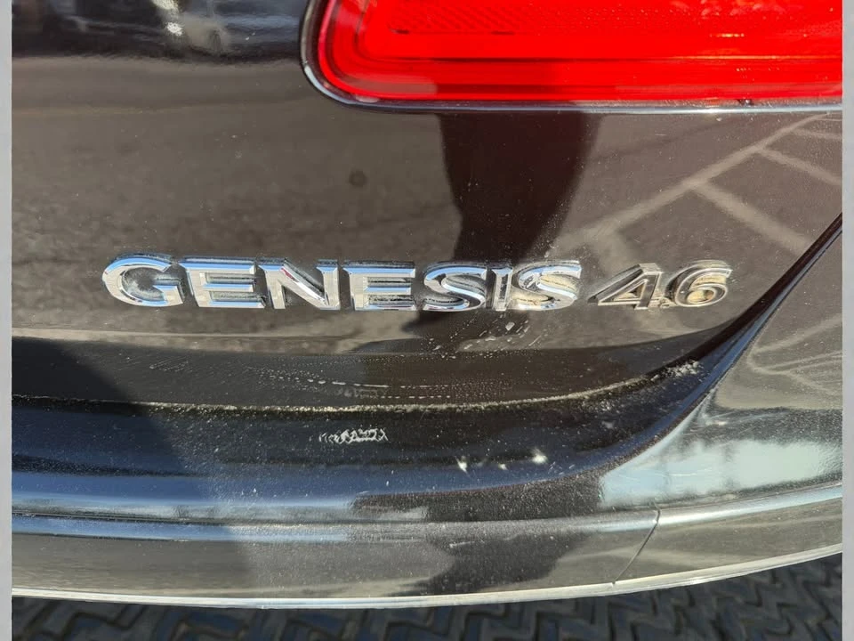 2011 Hyundai Genesis - Image 13 of 17