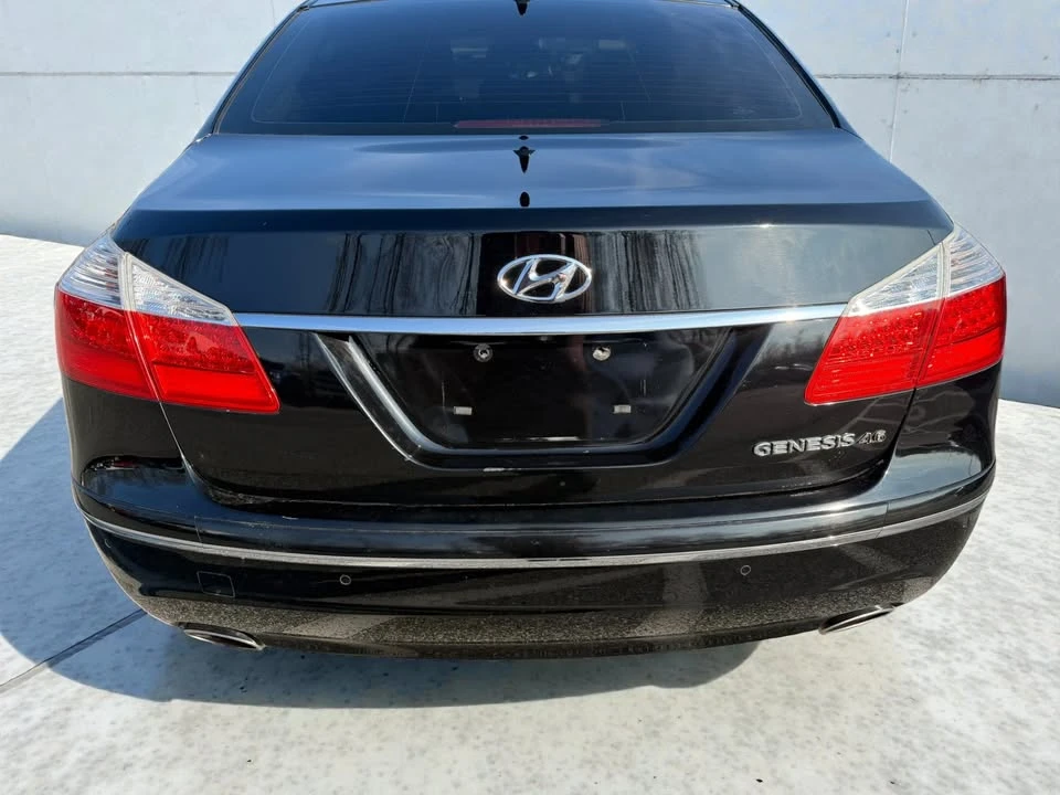 2011 Hyundai Genesis - Image 6 of 17