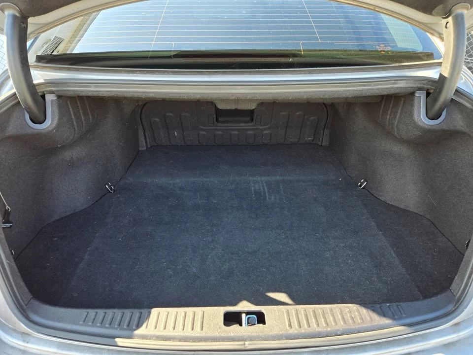 2011 Hyundai Genesis - Image 11 of 11