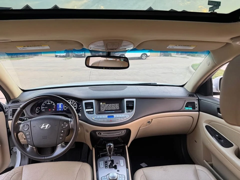 2011 Hyundai Genesis - Image 9 of 18