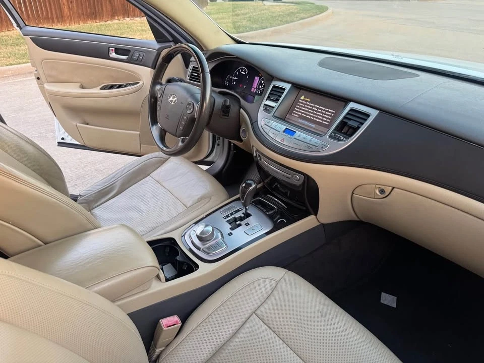 2011 Hyundai Genesis - Image 12 of 18