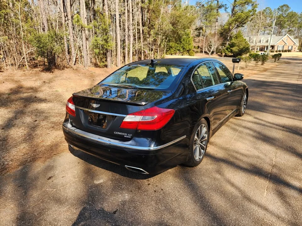 2011 Hyundai Genesis - Image 4 of 9