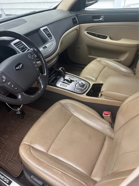 2011 Hyundai Genesis - Image 4 of 5