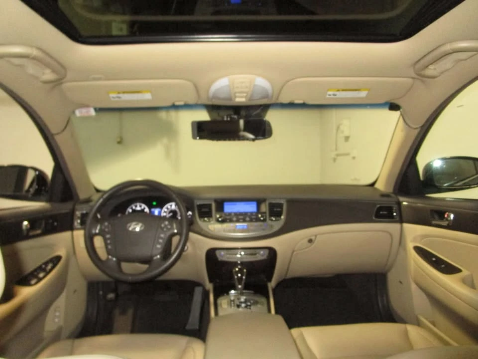 2011 Hyundai Genesis - Image 9 of 19