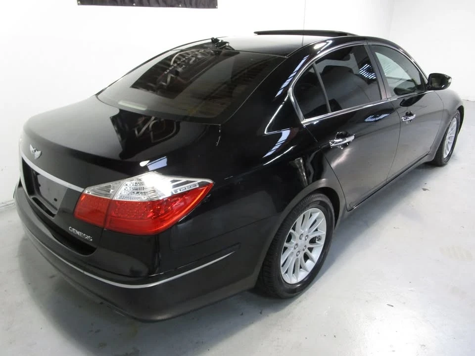 2011 Hyundai Genesis - Image 6 of 19