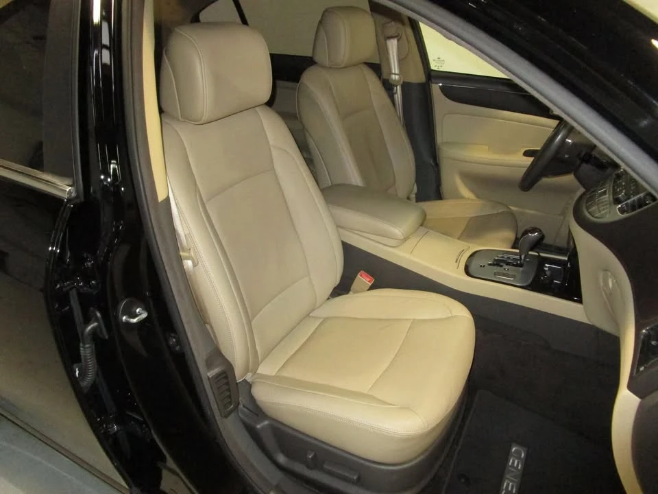 2011 Hyundai Genesis - Image 12 of 19