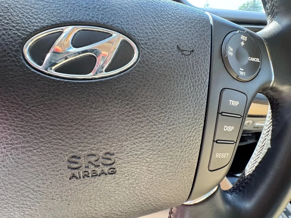 2011 Hyundai Genesis - Image 19 of 19
