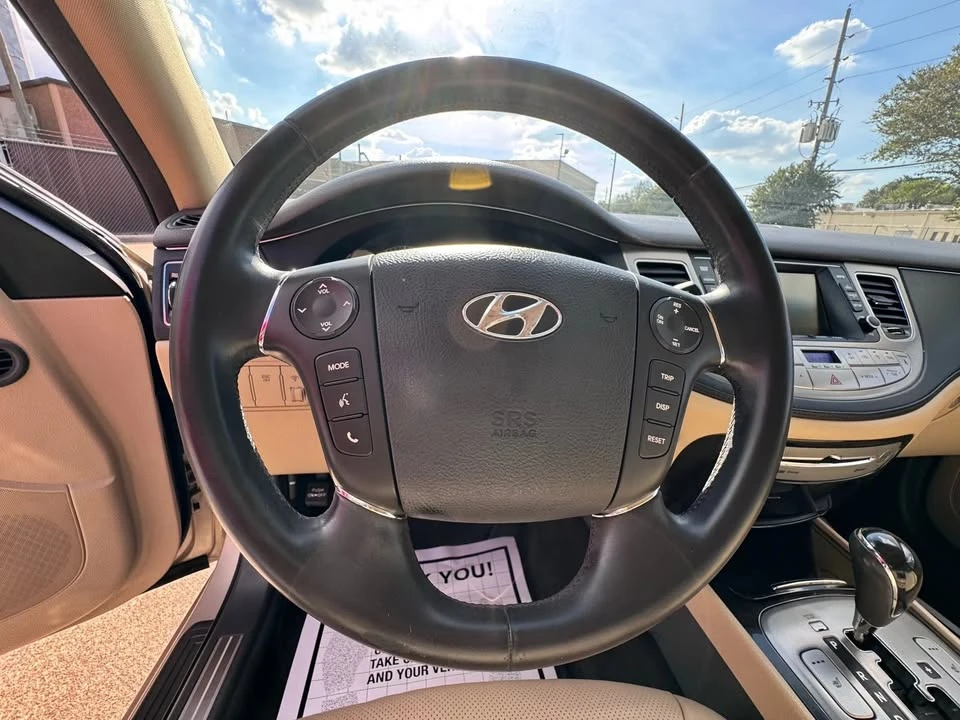 2011 Hyundai Genesis - Image 19 of 20