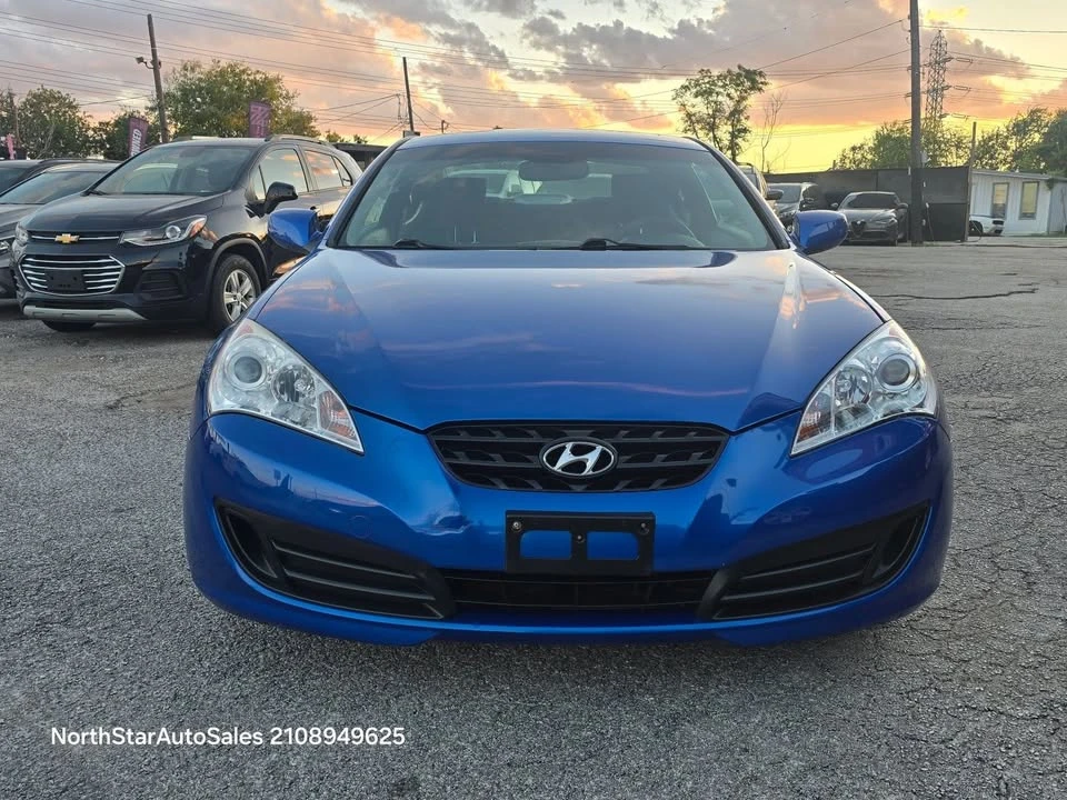 2011 Hyundai Genesis - Image 2 of 15