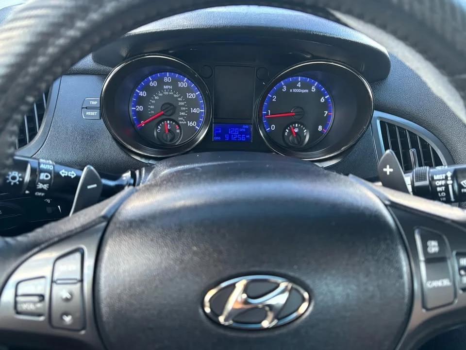 2011 Hyundai Genesis - Image 6 of 15