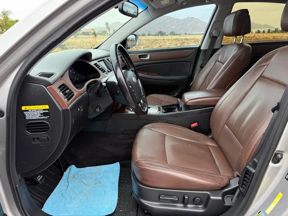 2011 Hyundai Genesis - Image 7 of 12