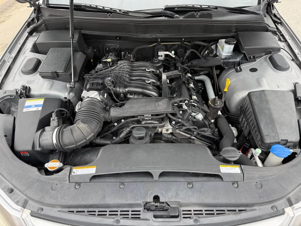 2011 Hyundai Genesis - Image 12 of 12