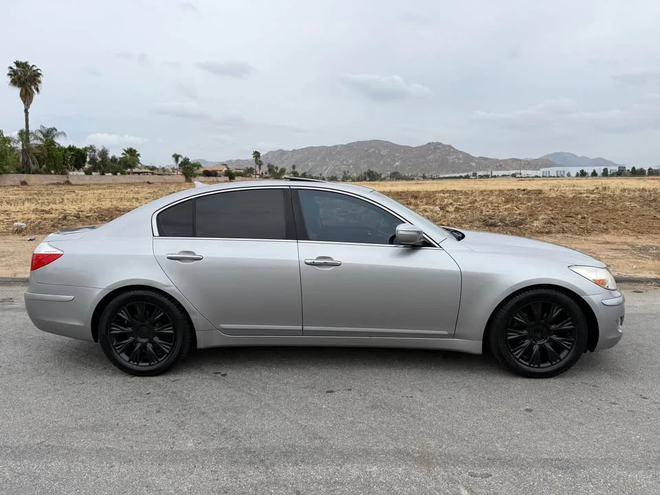 2011 Hyundai Genesis - Image 2 of 12