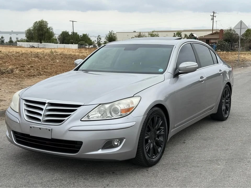 2011 Hyundai Genesis - Image 4 of 12
