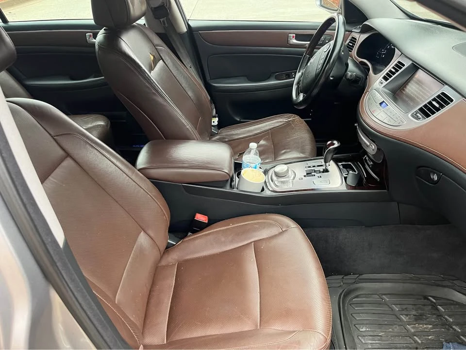 2011 Hyundai Genesis - Image 6 of 9