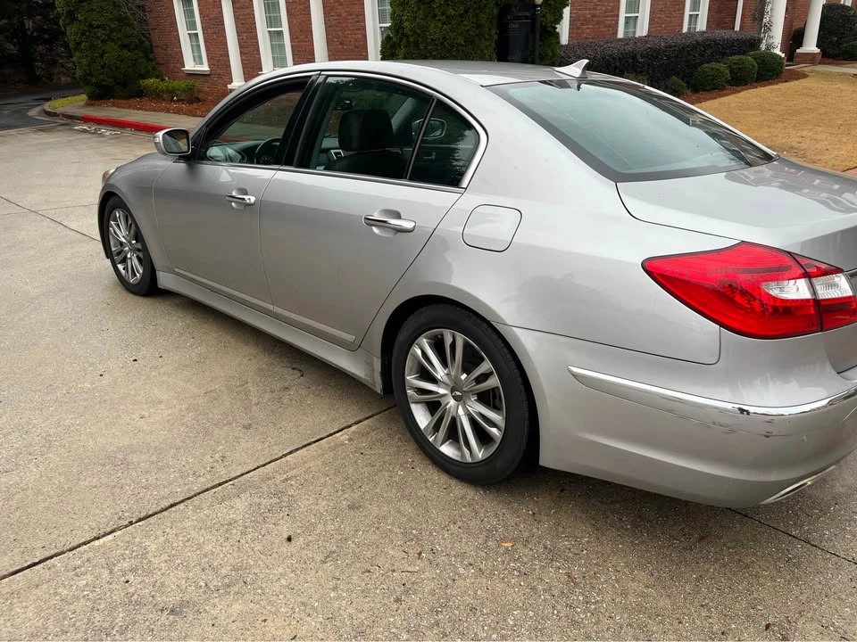 2011 Hyundai Genesis - Image 3 of 9