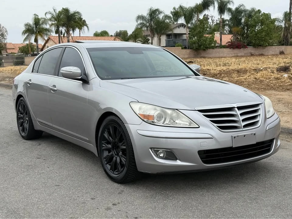 2011 Hyundai Genesis - Image 4 of 12