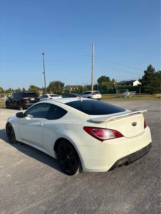 2011 Hyundai Genesis Coupe - Image 4 of 14