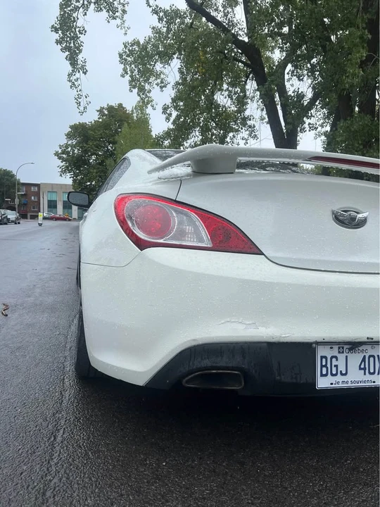 2011 Hyundai Genesis Coupe - Image 10 of 14