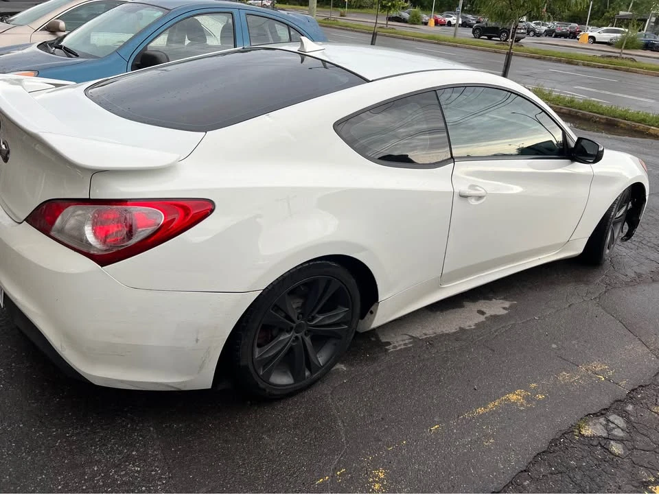 2011 Hyundai Genesis Coupe - Image 3 of 14