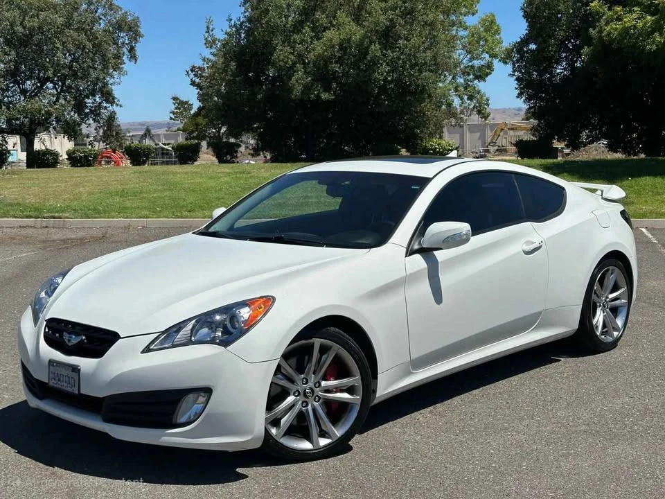 2011 Hyundai Genesis Coupe - Image 4 of 5