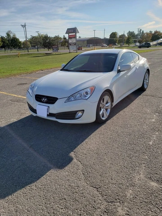2011 Hyundai Genesis Coupe - Image 2 of 6