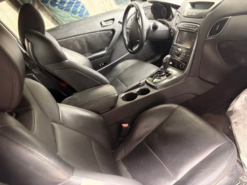 2011 Hyundai Genesis Coupe - Image 7 of 9