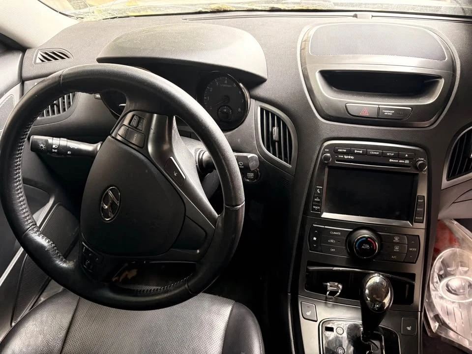 2011 Hyundai Genesis Coupe - Image 8 of 9