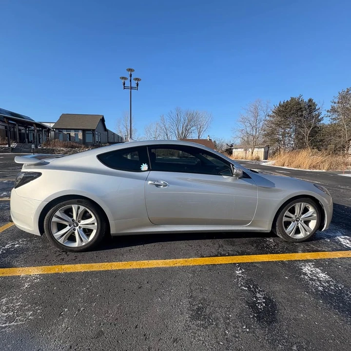 2011 Hyundai Genesis Coupe - Image 8 of 18