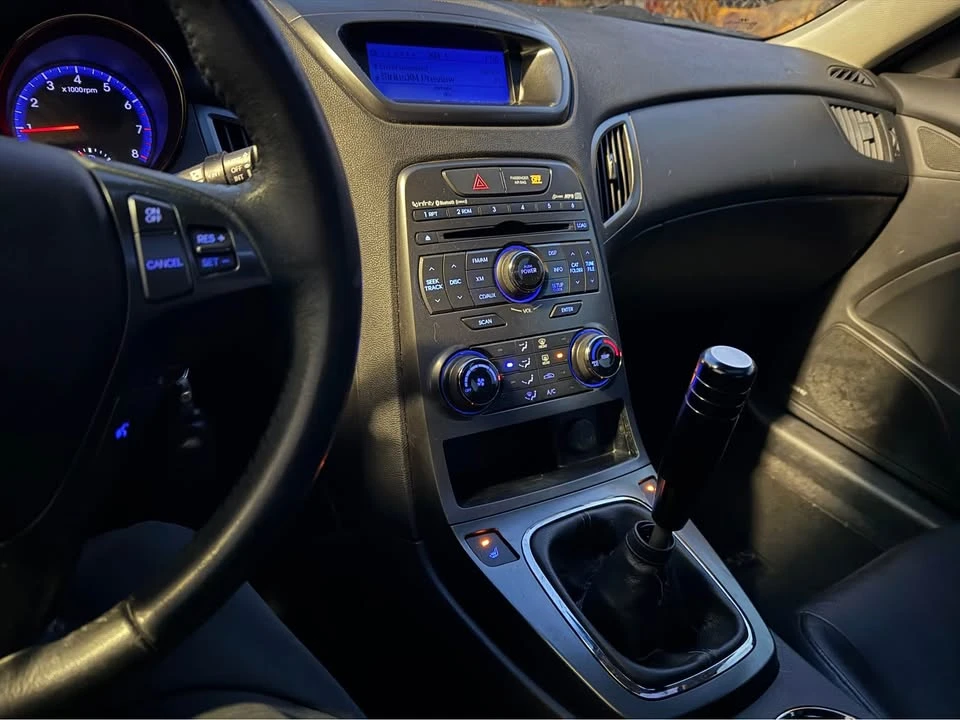 2011 Hyundai Genesis Coupe - Image 10 of 11