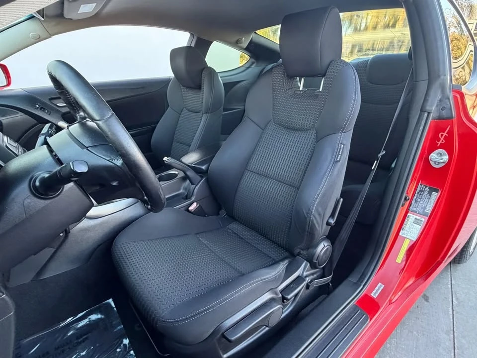 2011 Hyundai Genesis Coupe - Image 16 of 20