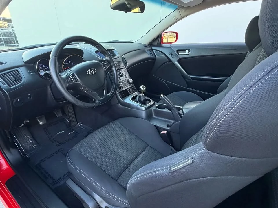 2011 Hyundai Genesis Coupe - Image 17 of 20