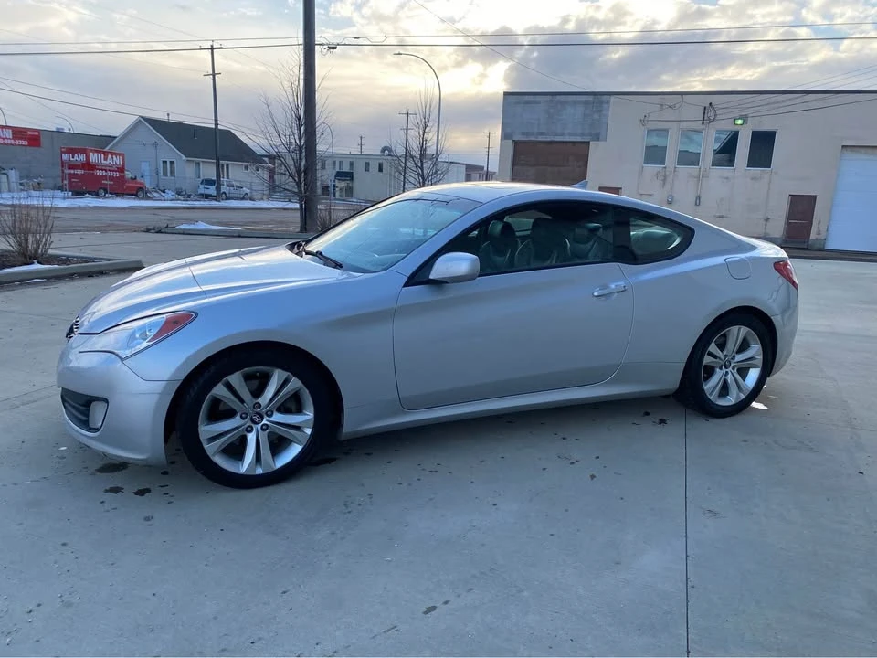2011 Hyundai Genesis Coupe - Image 2 of 13
