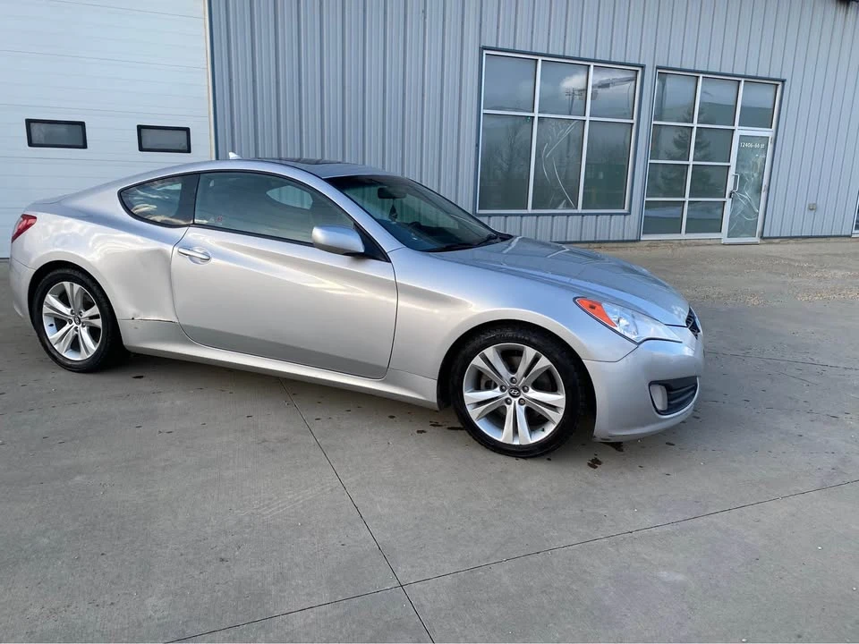 2011 Hyundai Genesis Coupe - Image 4 of 13